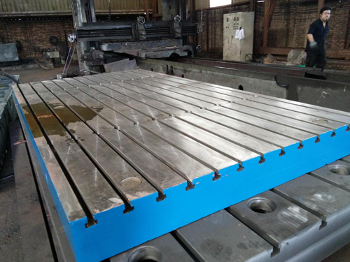 铸铁T型槽弯板与平板的不同之处
